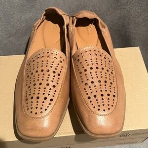 Clarks Women’s Loafer Praline Leather Size 9